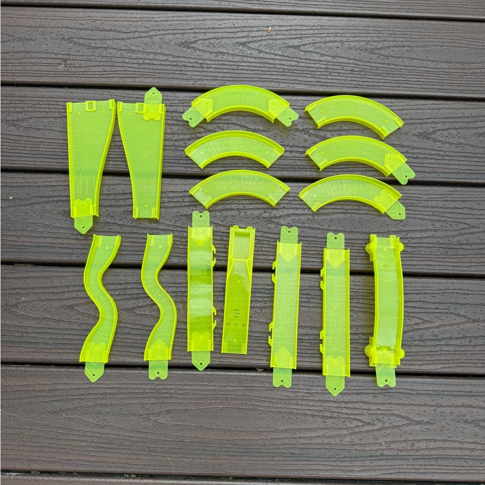 Micro Chargers Track Pieces Set